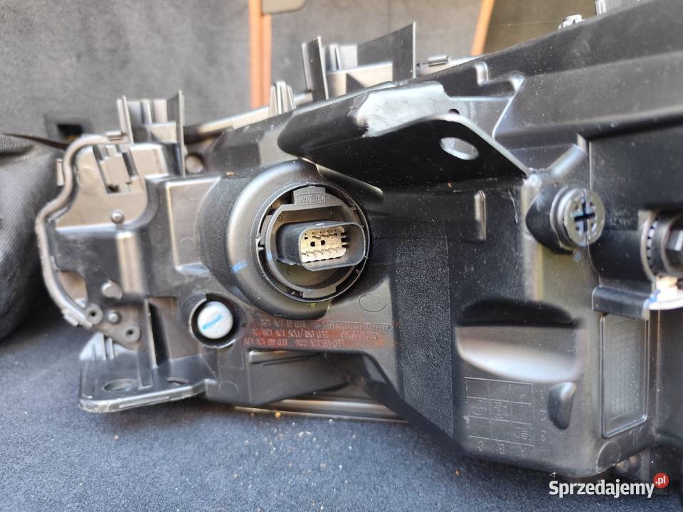 Lampa reflektor LED Jeep Cherokee KL lift 2019 Rok produkcji 2019 podkarpackie Rudnik nad Sanem