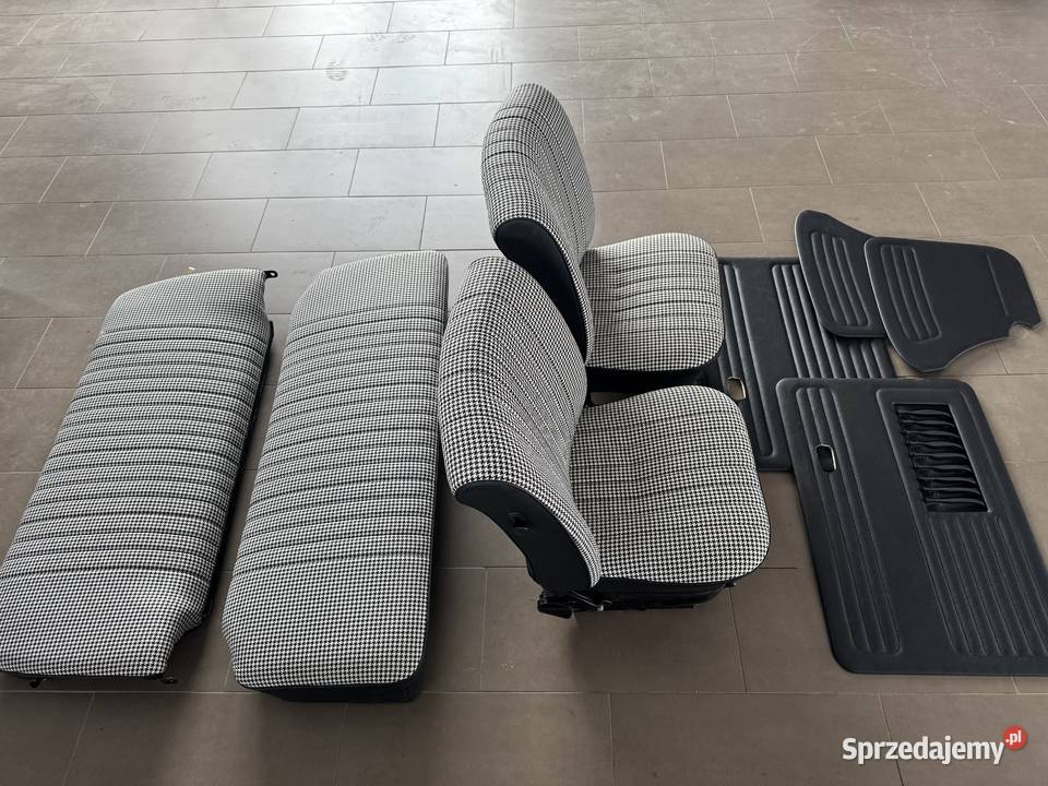 Sprzedam nowe wnętrze do VW Garbus fotele boczki Rok produkcji 1972 dolnośląskie Wrocław sprzedam