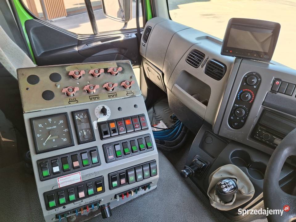 Renault Midlum 270 DXI Zamiatarka BUCHER ASR (kontrola trakcji) Sierakowice