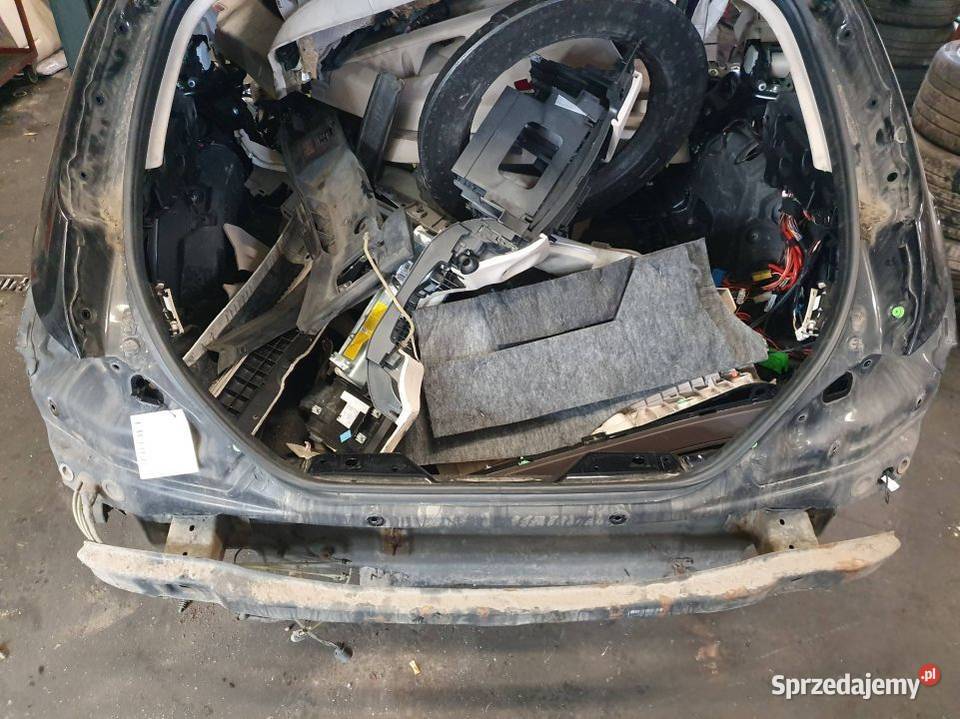 PAS TYLNY WANNA MERCEDES CLS 400 W218