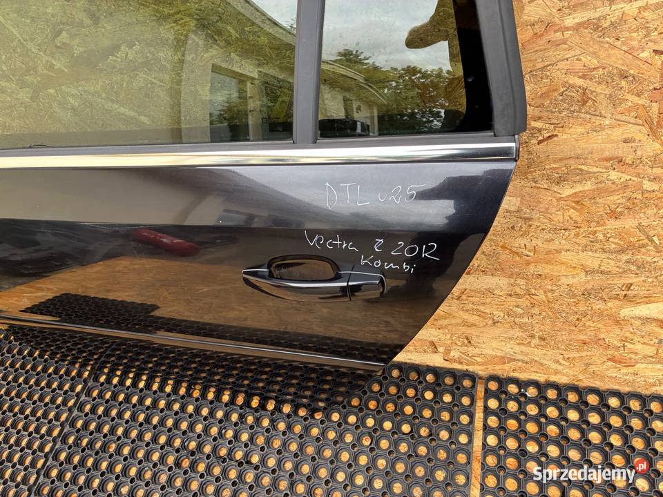 Opel Vectra C Lift kombi kod lak Z20R DRZWI TYŁ Drzwi Słowikowo sprzedam
