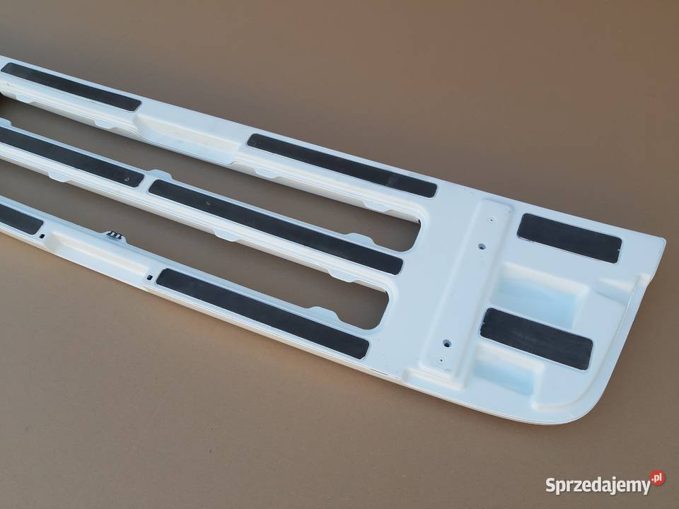SCANIA R XPI ŁAWKA GRILL ATRAPA DOLNA STOPIEŃ Motoryzacja Trzciel