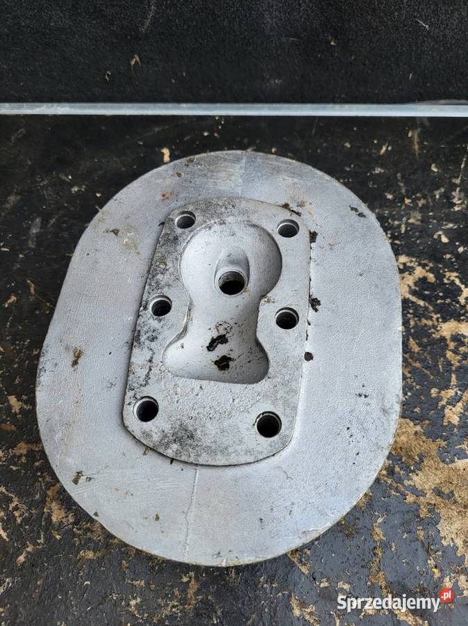 GŁOWICA SILNIKA TRIUMPH PUCH