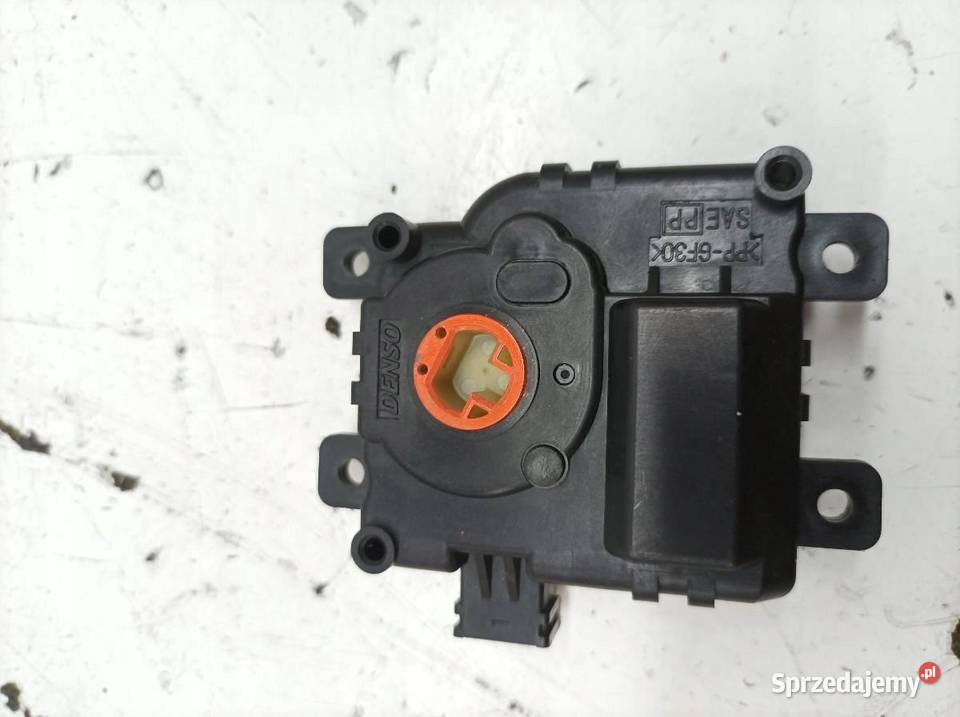 SILNICZEK NAGRZEWNICY CZ1138003750 Toyota Yaris Rok produkcji 2020