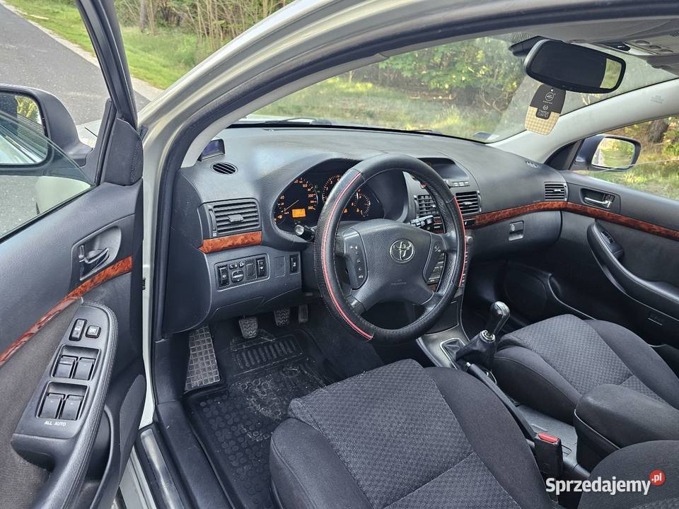 Toyota avensis 18 benzyna Chotynin