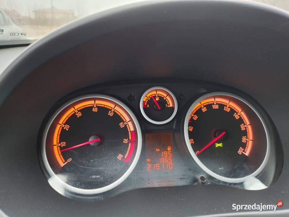 Opel Corsa D 12 KLIMA ZADBANY