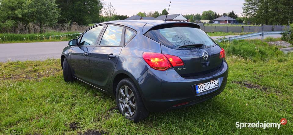 OPEL ASTRA J 2010 r 16 benz 115KM Rzeszów