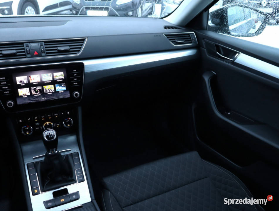 Skoda Superb 15 TSI Hatchback