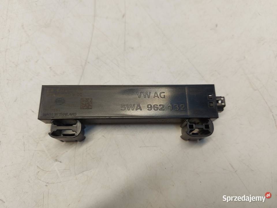Skoda Enyaq 5LA iV60 WZMACNIACZ ANTENY 5FA224075
