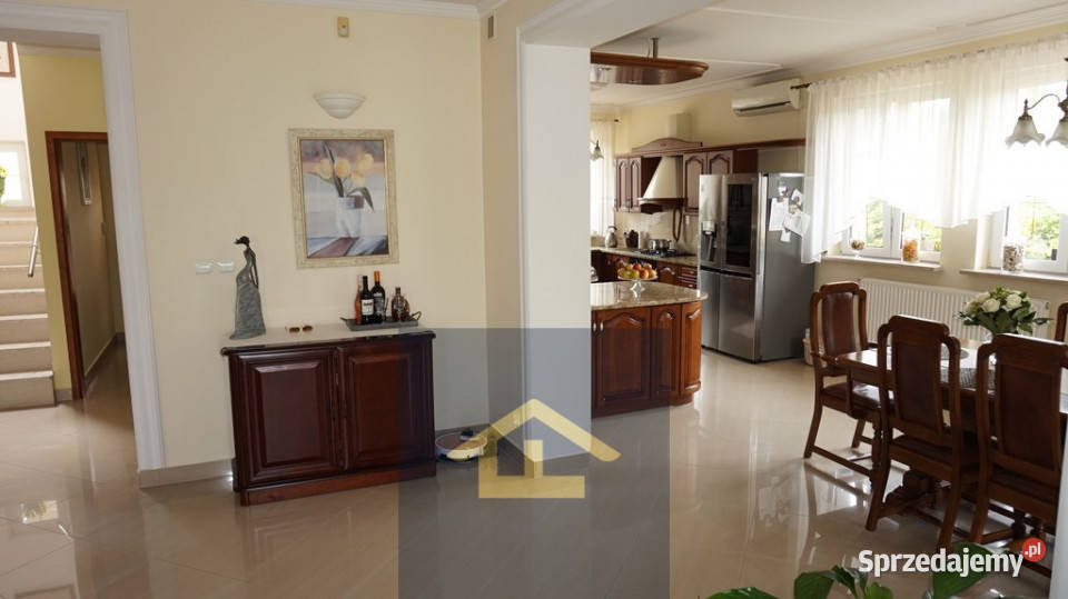 Willa w gminie Karczew Całowanie