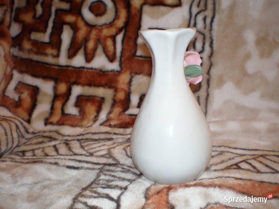 Sprzedam figurkę ceramiczną biały wazonik podkarpackie Nowy Żmigród
