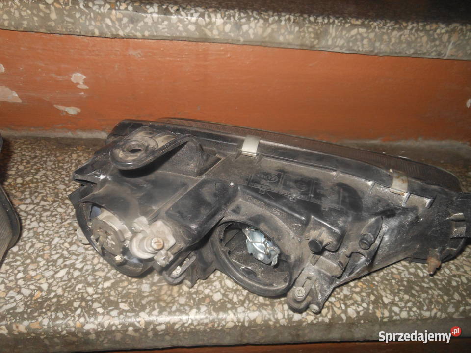 Mazda 323f 98r przednie lampy 2 lampy przednie Bydgoszcz