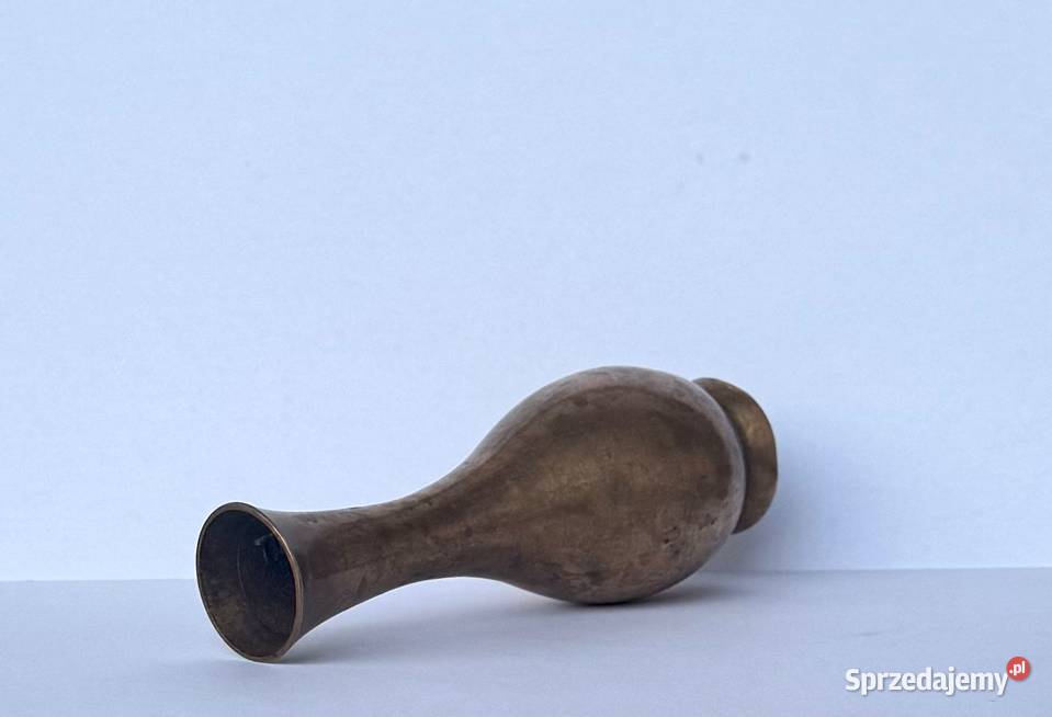 Stary mosiężny flakonik lany mosiądz wazonik