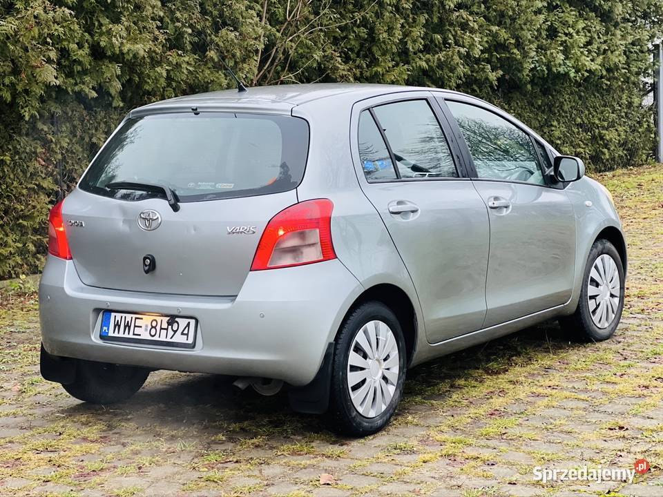 Toyota Yaris 13 benzyna salon Polska automat 4/5 Łochów