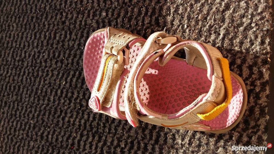 Sandały dziewczęce Nike 235 guma Częstochowa