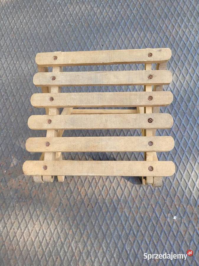 Sprzedam stołeczek drewniany turystyczny Zelów