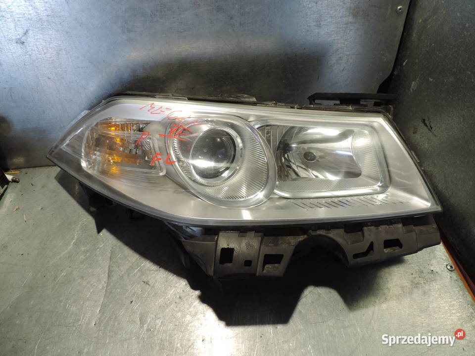 LAMPA PRAWY PRZÓD RENAULT MEGANE 2 FL osobowe Nowy Sącz
