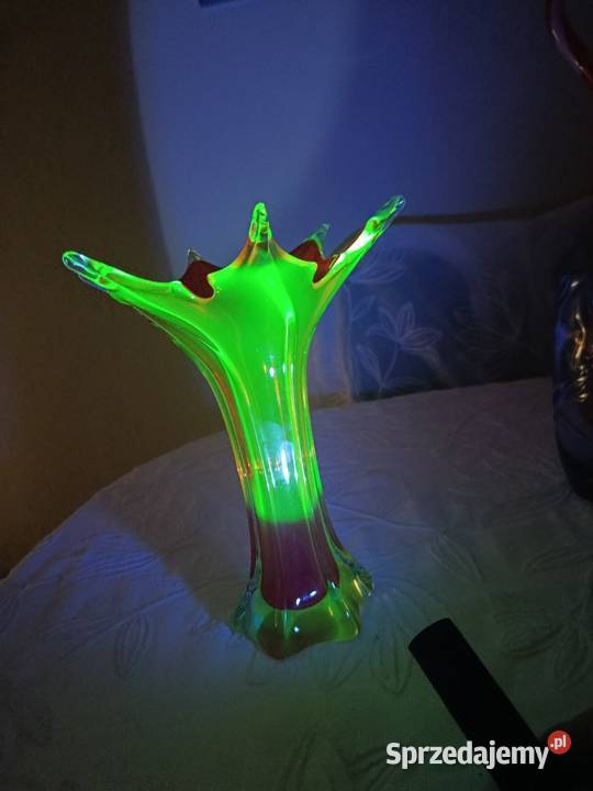 Czerwony uranowy wazon Murano mazowieckie