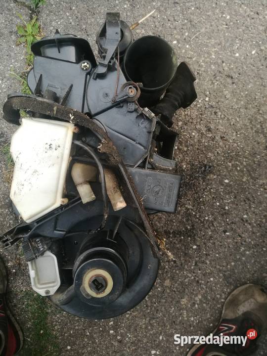 Tunel Audi 100 C3 części 23R5 Automat klima Rok produkcji 1990