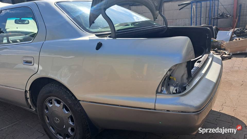 Ćwiartka błotnik lewy tył Lexus LS400 UCF21 9800 Części samochodowe Częstochowa