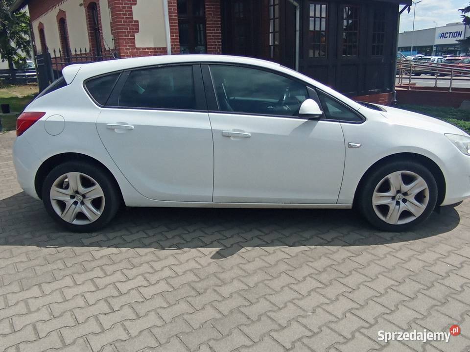 Opel astra J 14 benzyna 120 bogata wersja CD Poznań sprzedam