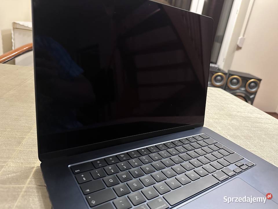 MacBook Air 15 M3 8GB RAM 256GB SSD bateria 100 sprzedam
