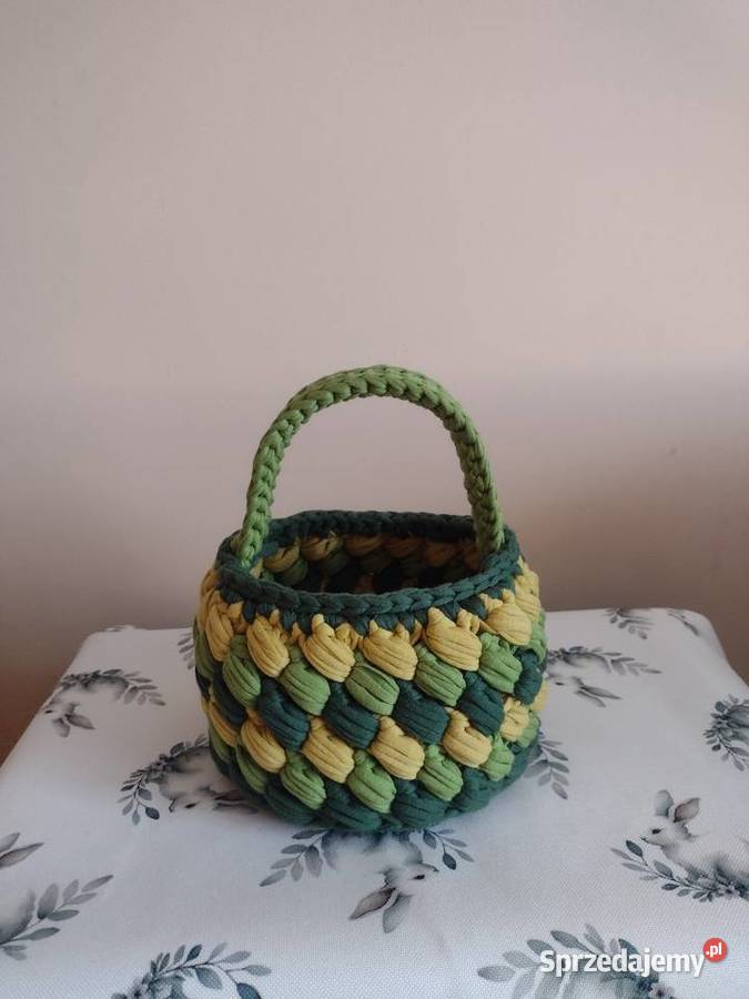 Koszyczek wielkanocny szydełkorękodzieło