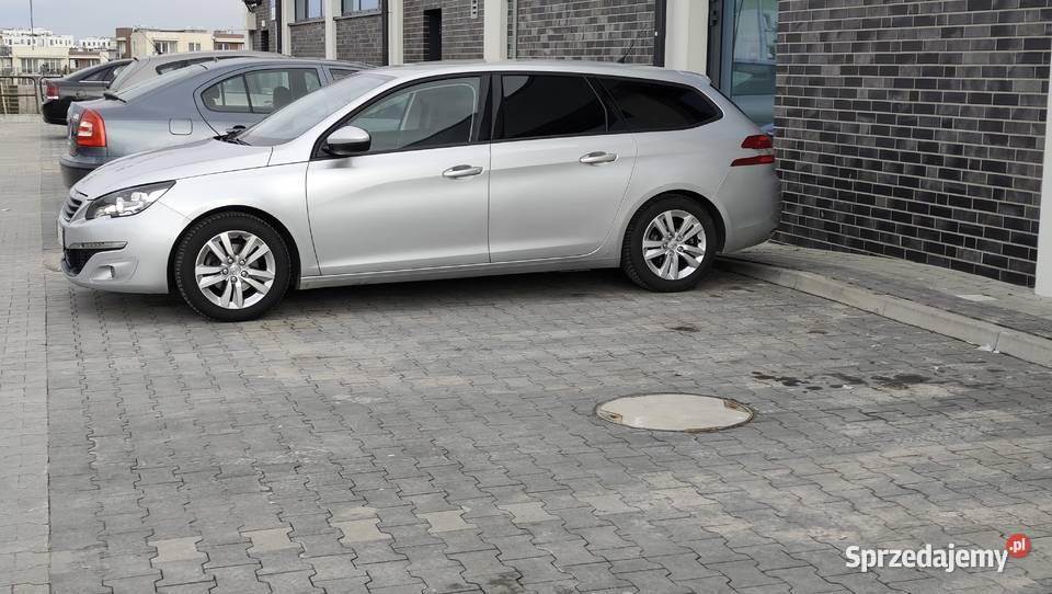 Peugeot 308 16 BlueHdi wersja Allure oszczędny manualna Gdańsk