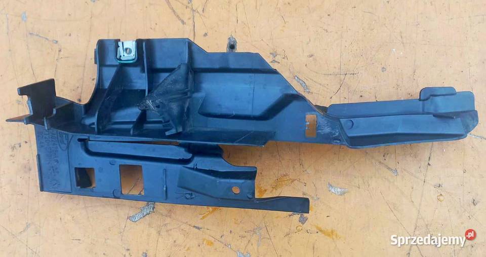 FORD FOCUS III MK3 OSŁONA ZAWIASU MASKI PRAWA Rok produkcji 2014 Radom sprzedam