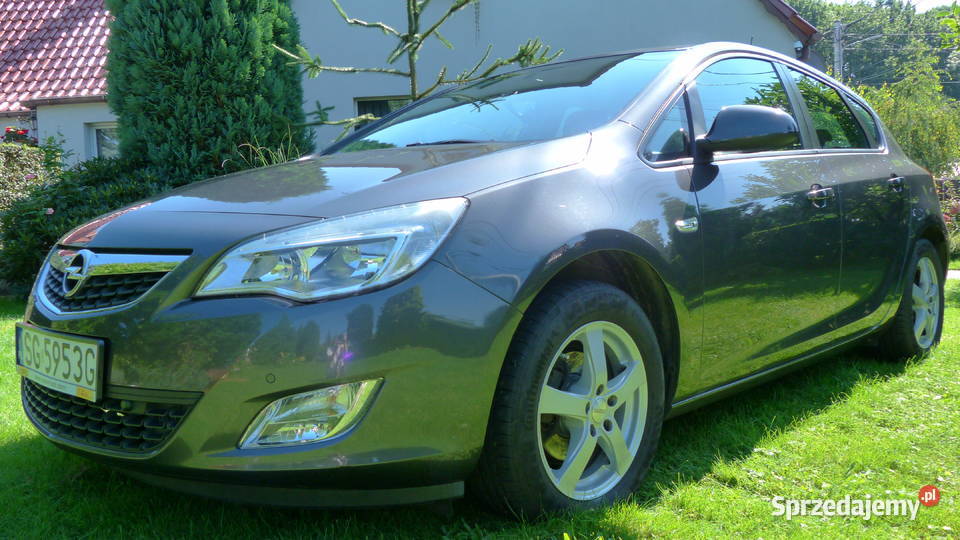 Opel ASTRA IV J 1.4 Turbo hatchback 2011