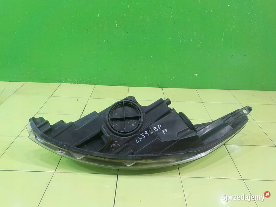 FORD FIESTA MK7 125 B 09r lampa prawy przod sprzedam