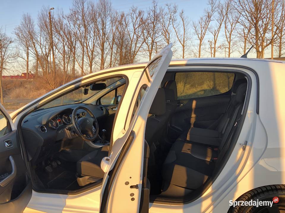 Peugeot 308 T7 2013 LED alufelgi BT nowy aku i sprzedam