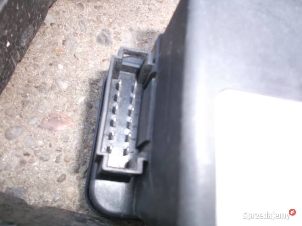AUDI A4 B5POMPA POMPKA CENTRALNEGO ZAMKA 1H0 962 osobowe Świerzawa