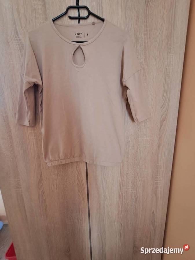 Bluzka z wycięciem w dekolcie Parczew