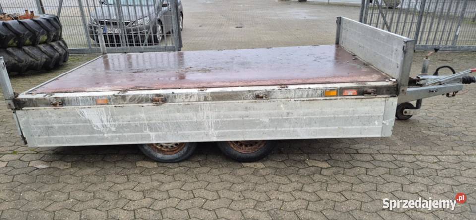 Przyczepa samochodowa