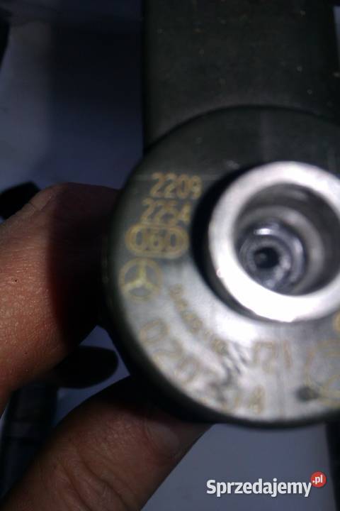 wtryskiwacz Mercedes 22 27 32 w210203 A 613 070 sprzedam