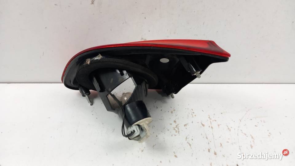 NISSAN QASHQAI J10 LIFT LAMPA TYŁ LEWA W KLAPĘ Zbierkowo