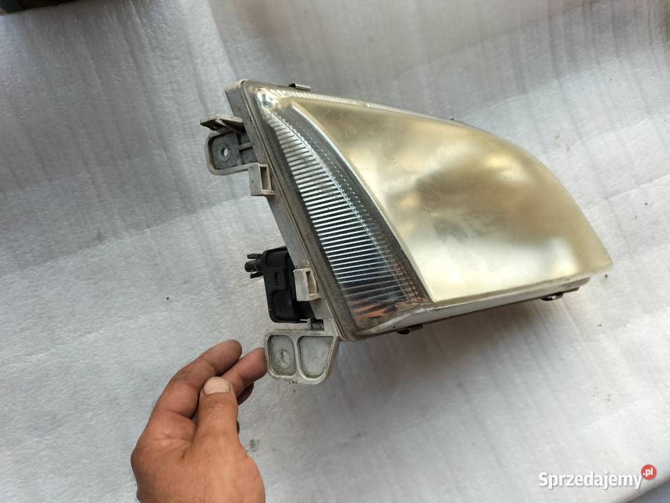 Mitsubishi Space Star lampa przód przednia prawa osobowe Kamień-Kolonia