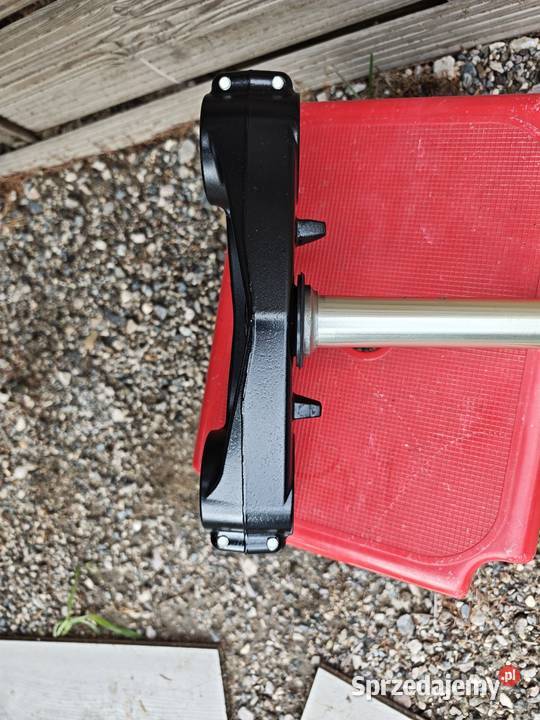 Półka dolna zawieszenia przedniego Suzuki GSXR Łask