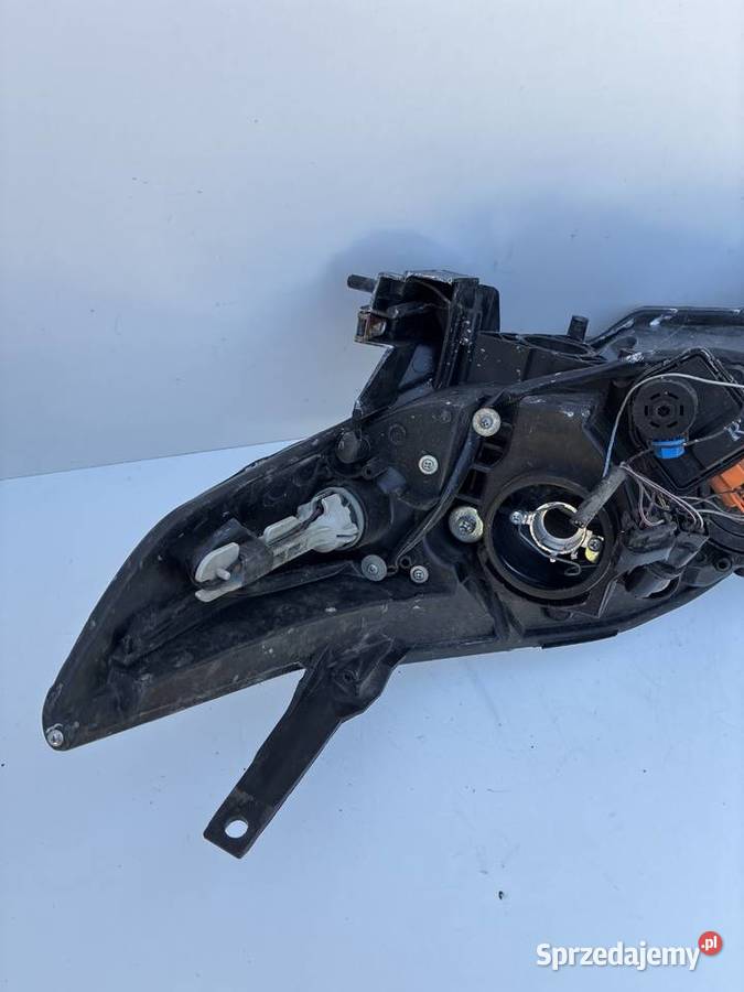Mazda 5 P4998R K2442 C23551030 LAMPA PRZÓD