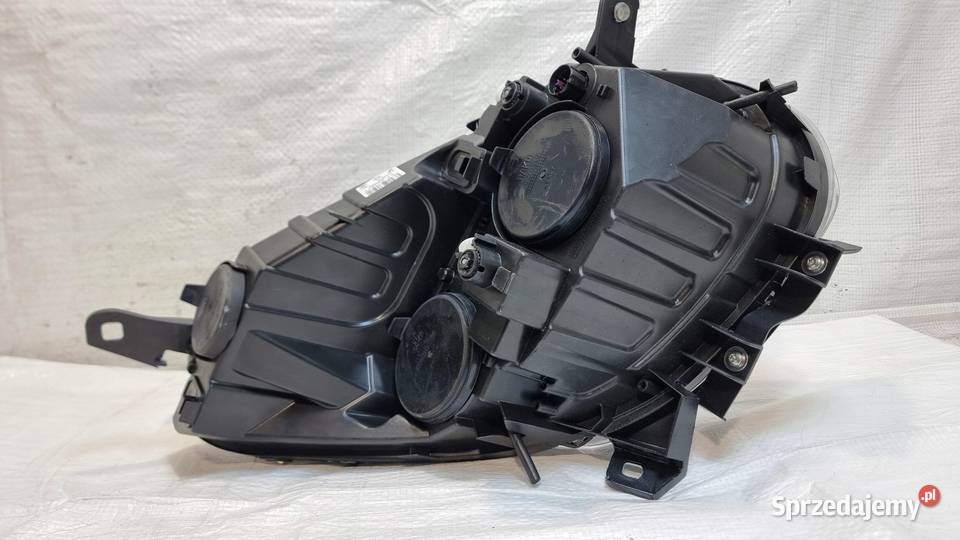 Opel Combo D lampa lewa przód 520868580E
