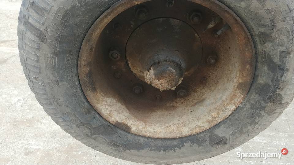 Oś koła rozrzutnika przyczepy Zaręby Kościelne