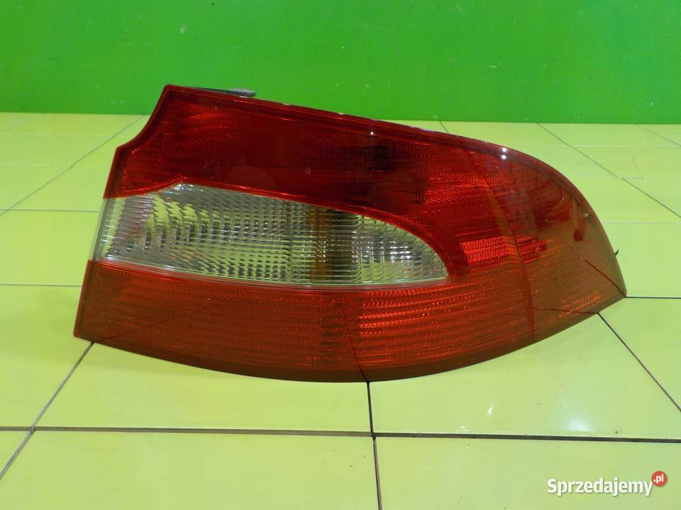 SKODA SUPERB II 20 TDI AUT 13r HB 5D lampa prawa Lampy tylne Motoryzacja mazowieckie Suków