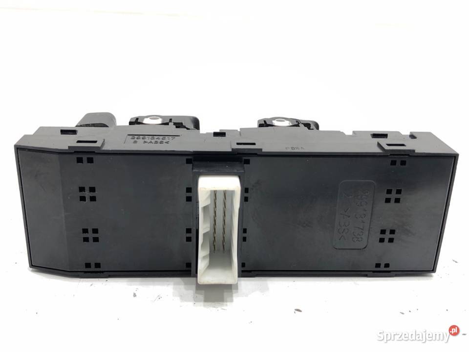 PRZEŁĄCZNIK SZYB HYUNDAI i20 II 93570C8111 sprzedam