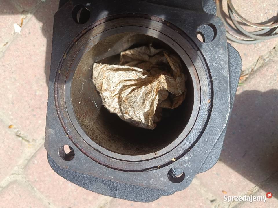 FIAT 126p cylindry pierścienie 77 nominał FSM Bielsko-Biała