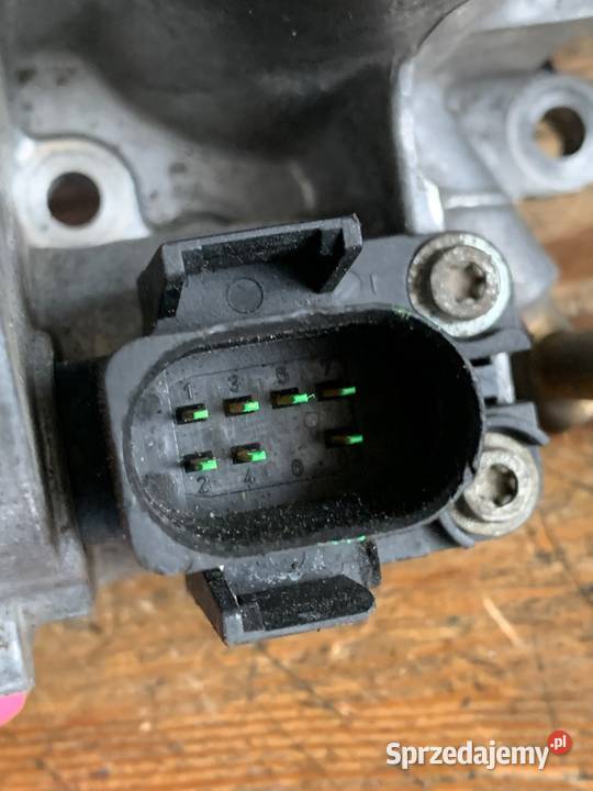 Przepustnica VW 408237130004 030133064F Układ elektryczny