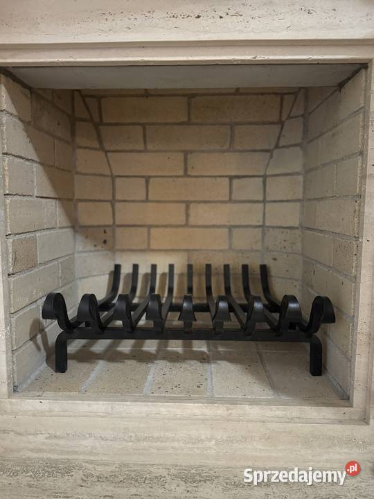 Wyjątkowa obudowa kominka z rzeźbionymi lwami Michałowice