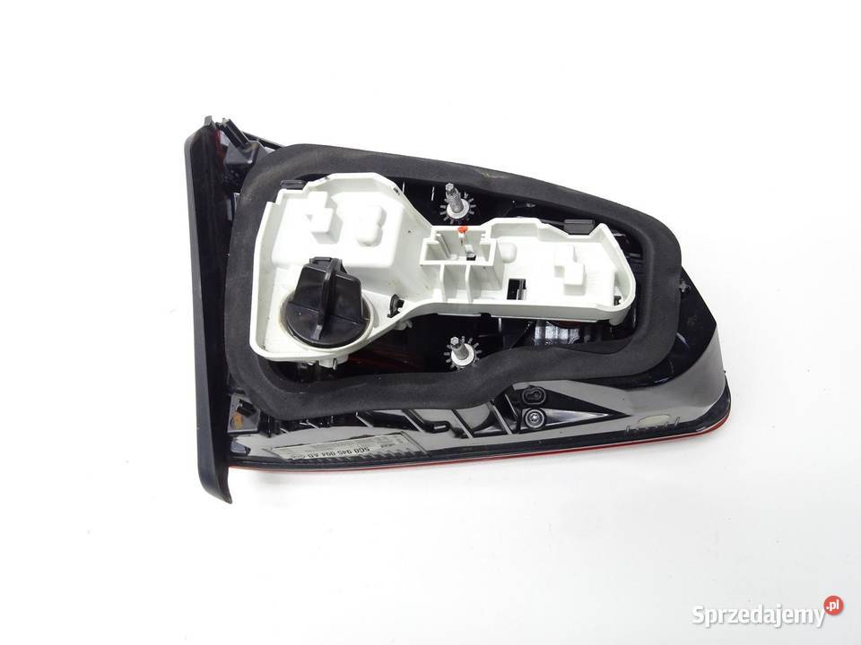 LAMPA PRAWY TYŁ PRAWA W KLAPĘ 5G0945094AD VW małopolskie sprzedam