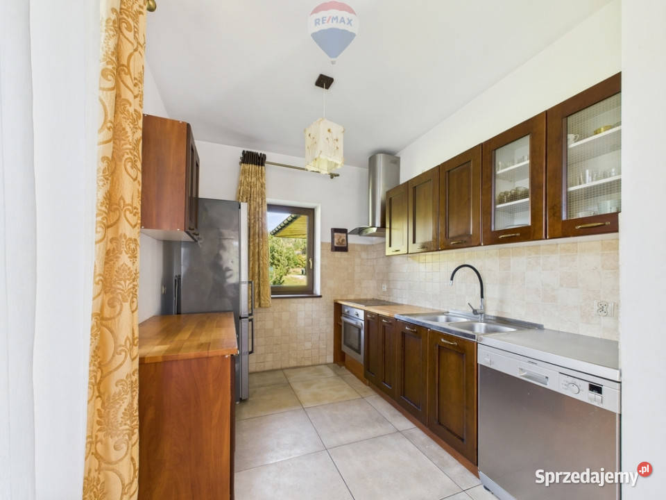 Dom wolnostojący z garażem Łopuszna mieszkalny