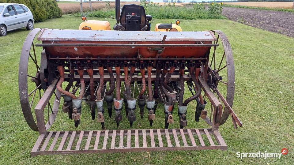 Siewnik zbozowy ciagnikowy Sipma Busko-Zdrój